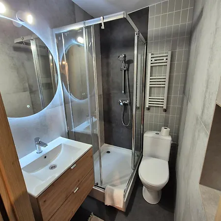 Roza Wiatrow Πανσιόν 4*